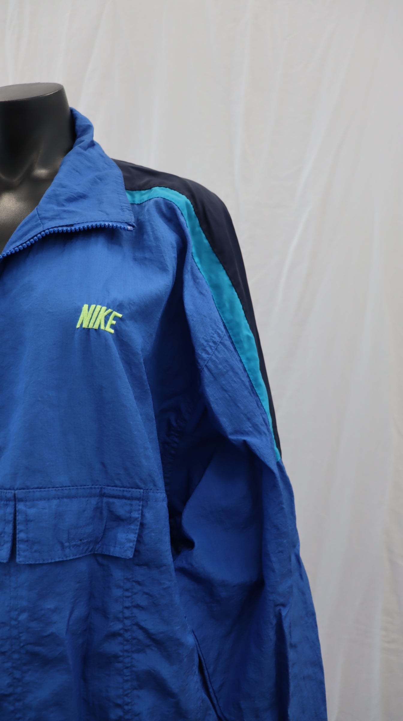NIKE Jacket L