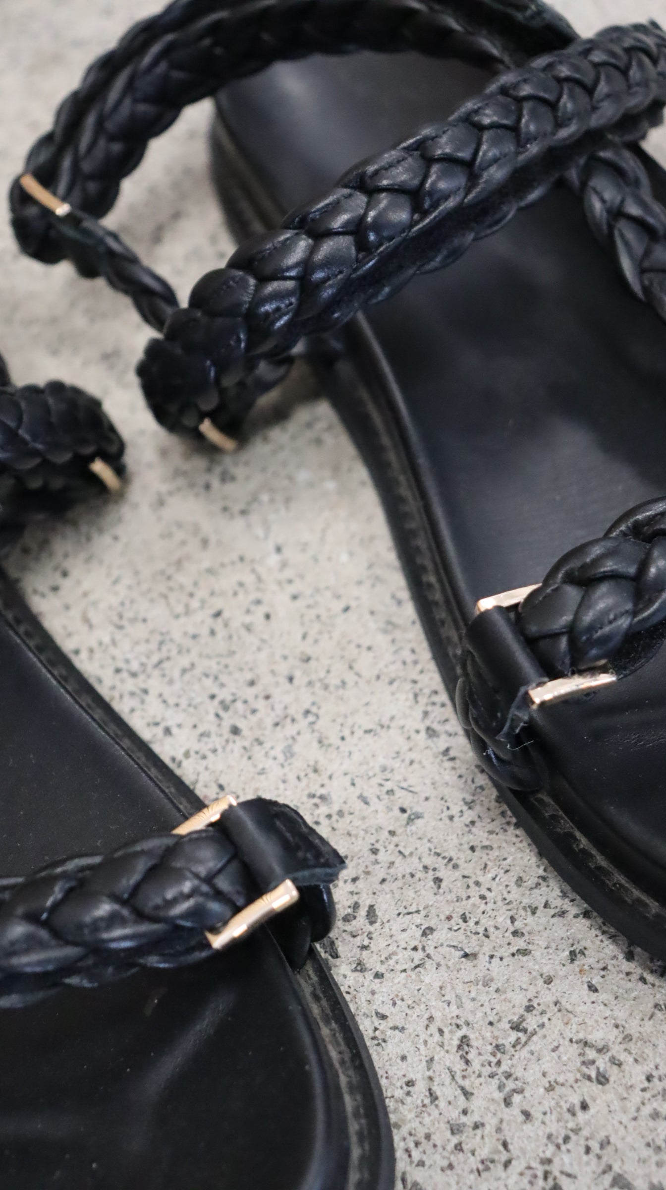 LA TRIBE Sandals 39