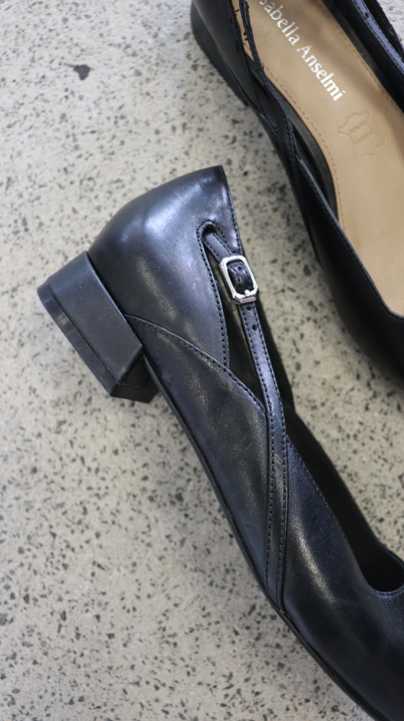 Isabella Anselmi Flats 37