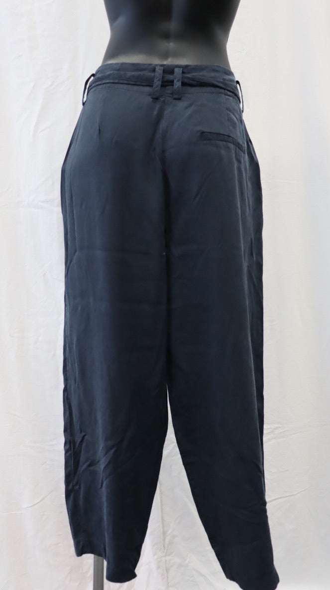 M A X Pants 8