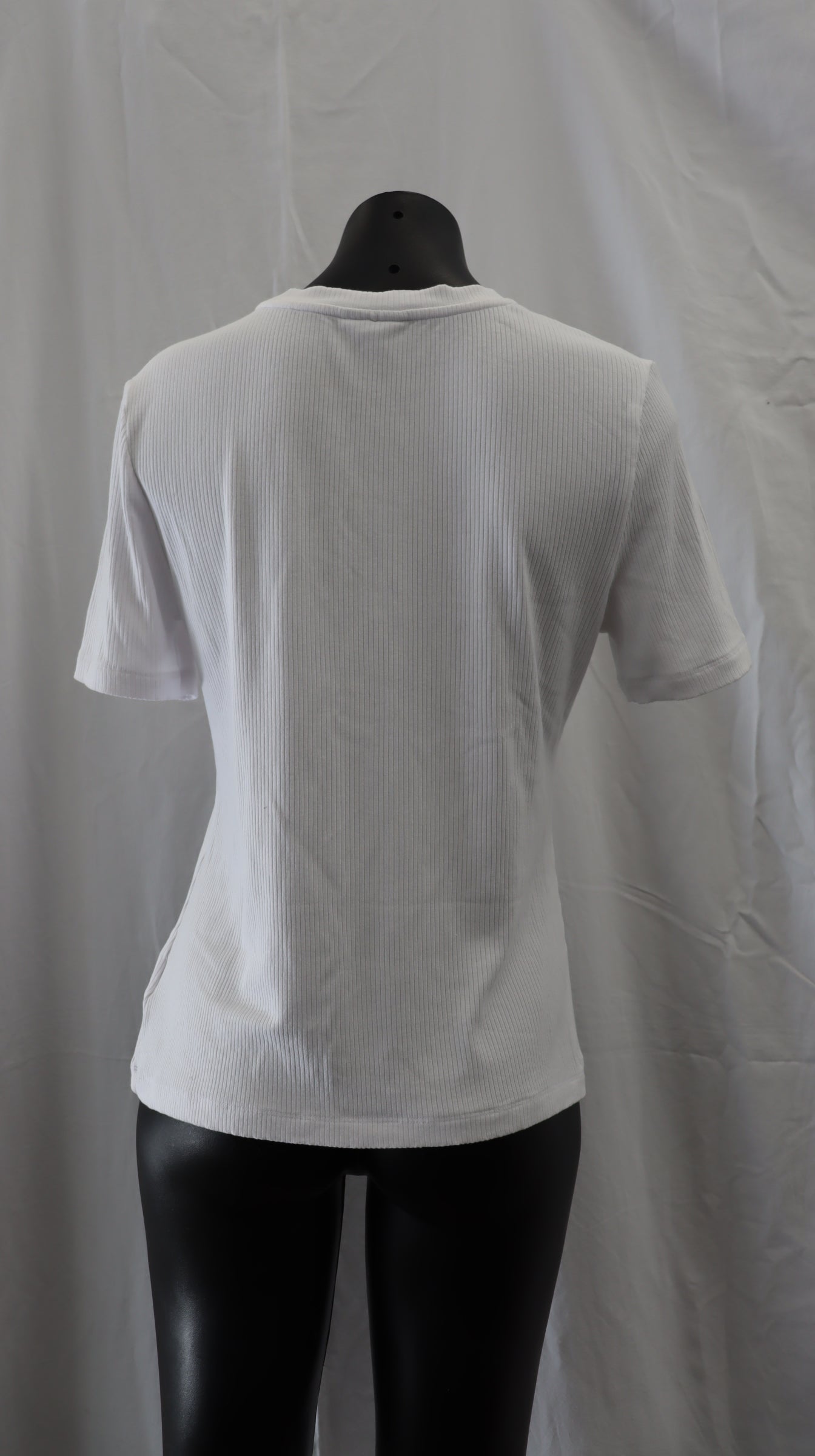 moochi Tee M