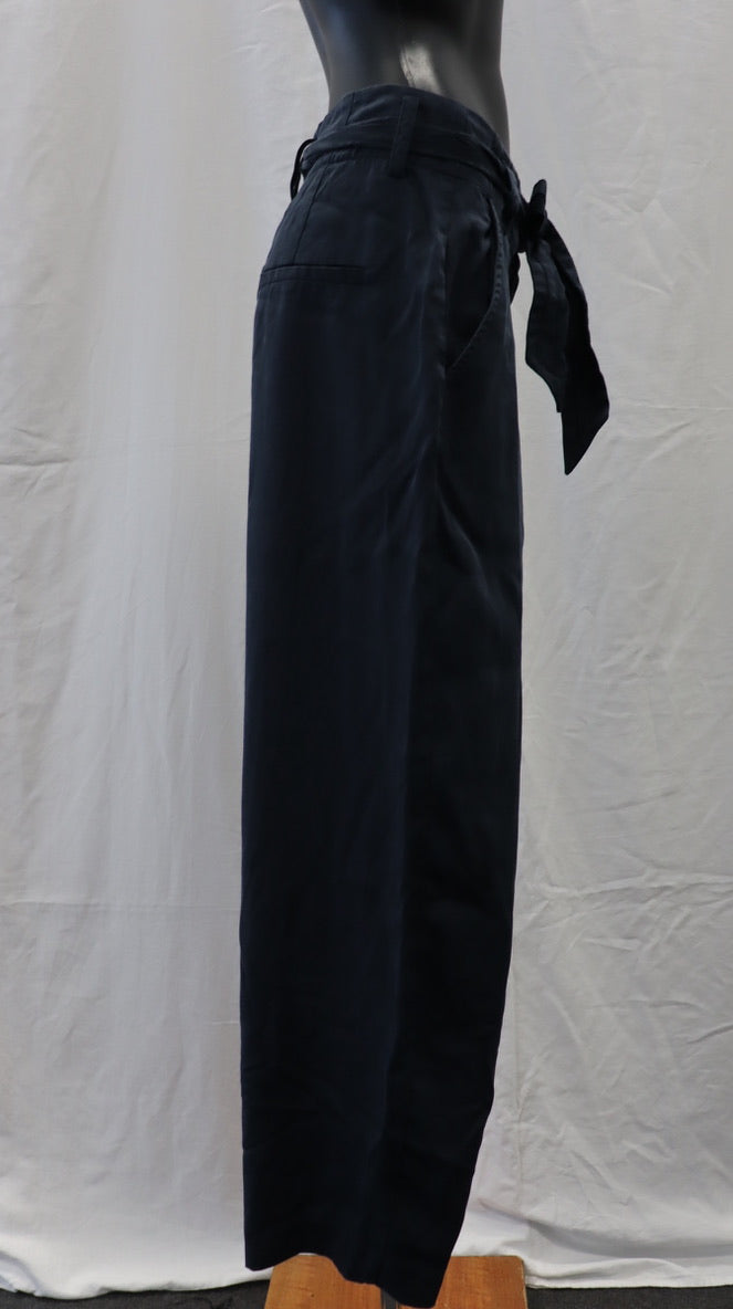 M A X Pants 8
