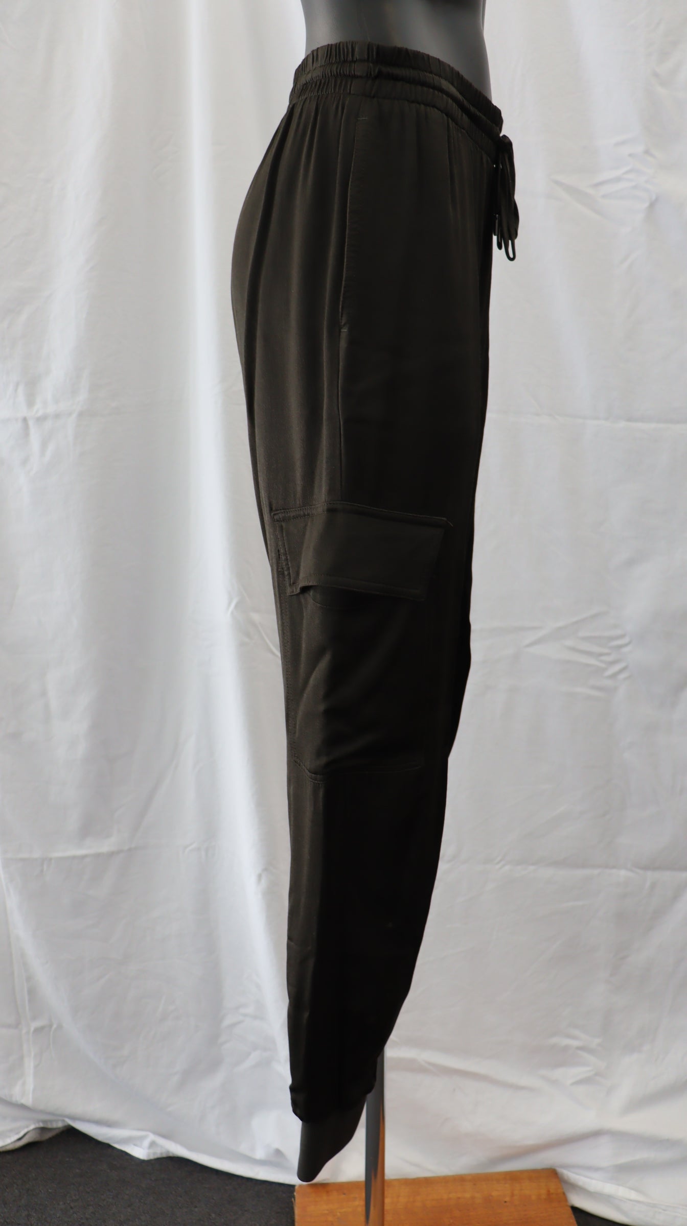 M A X Pants 8