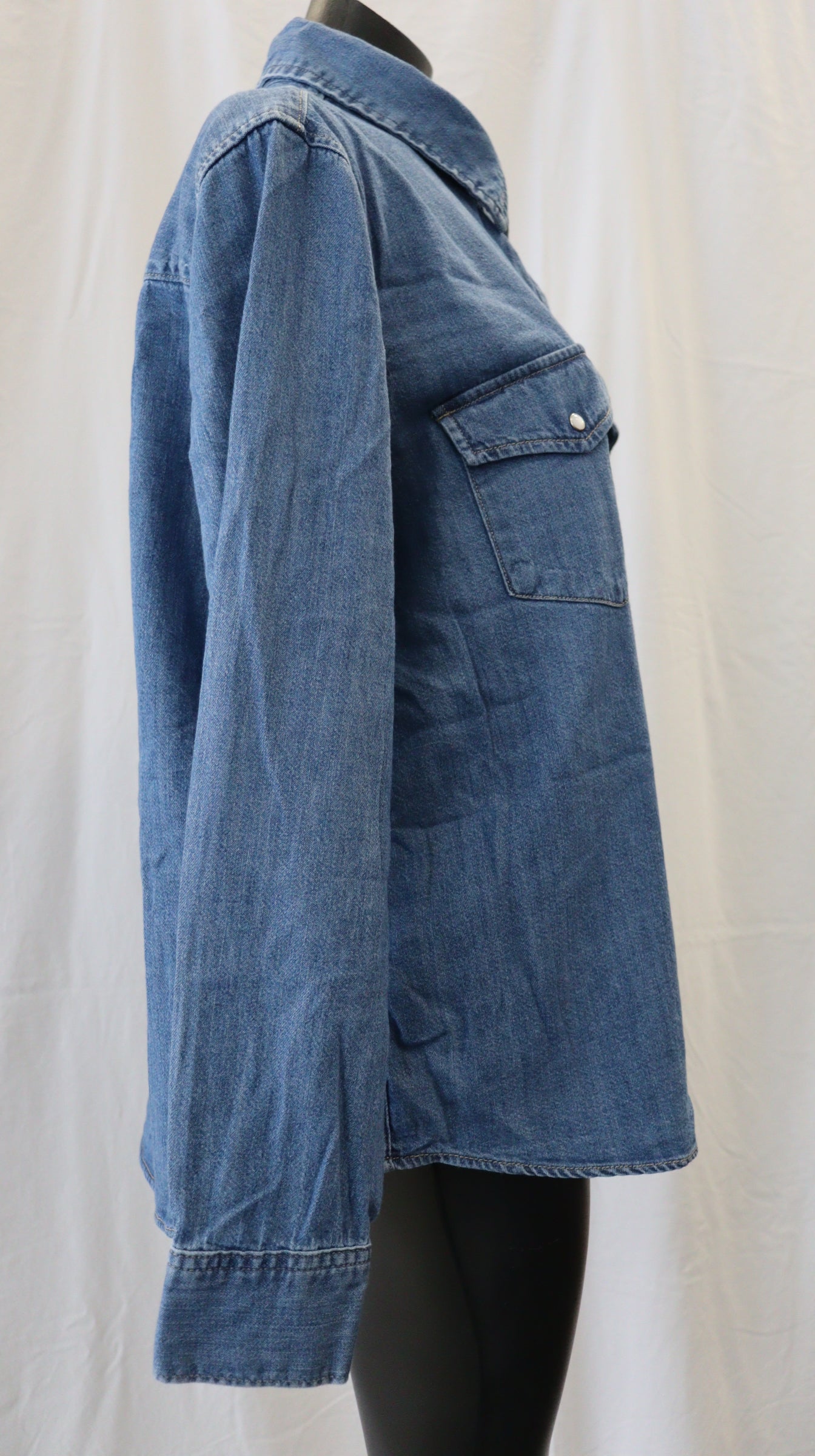 Levi Strauss & CO Button Up XL