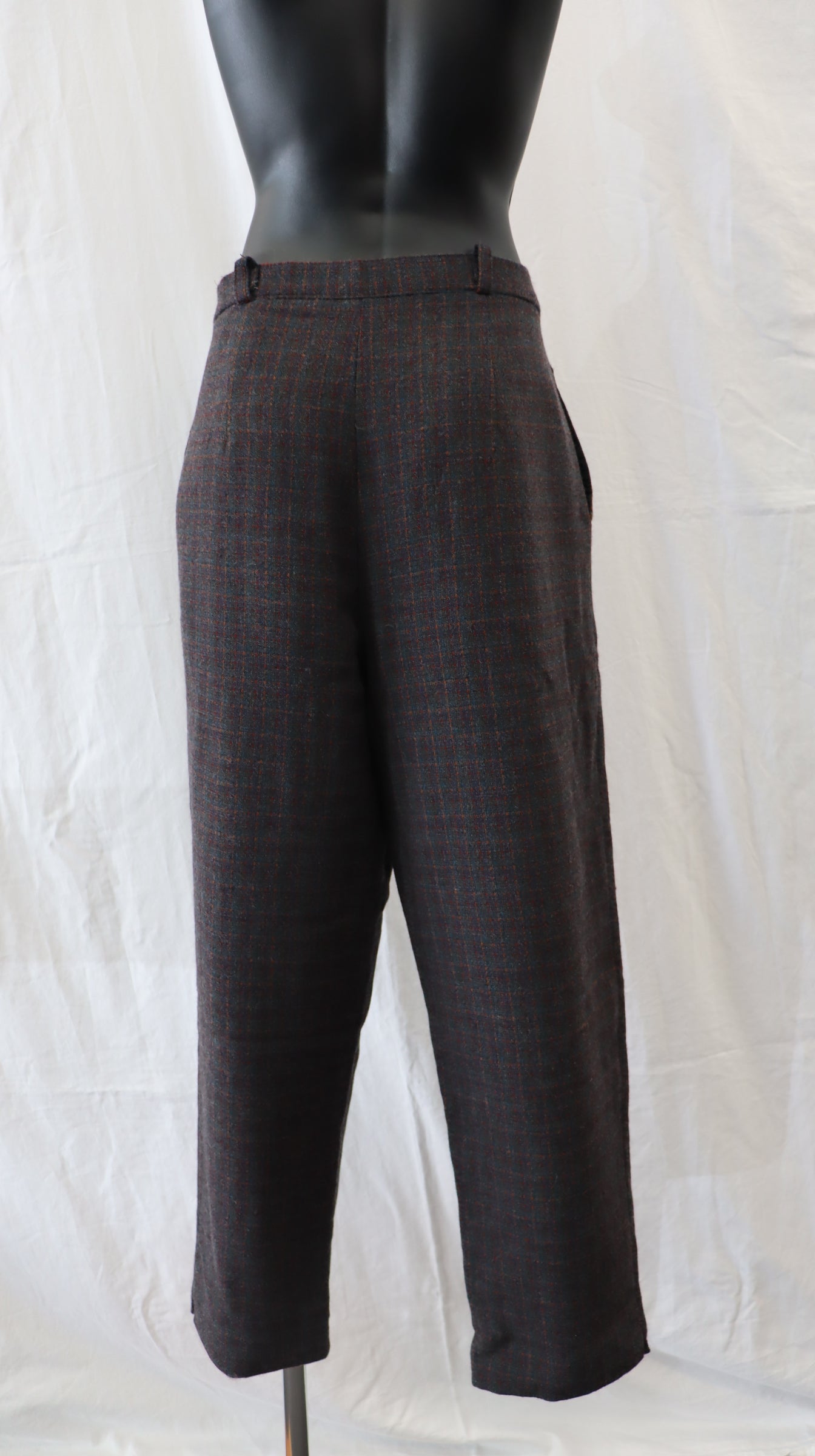 Betty R Pants M