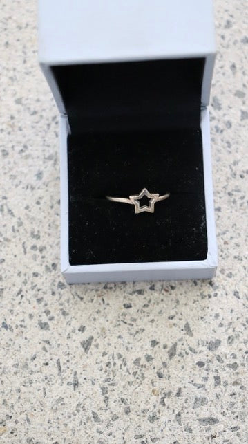 karen walker Ring N/A