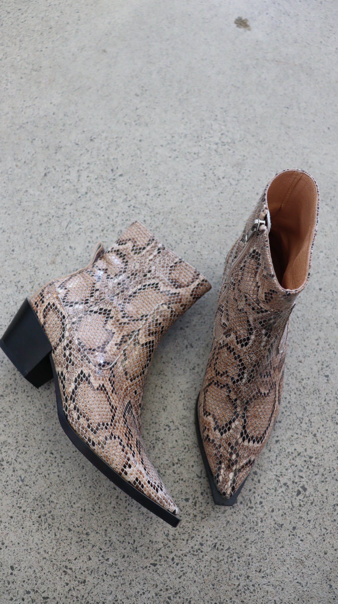 LA TRIBE Boots 37