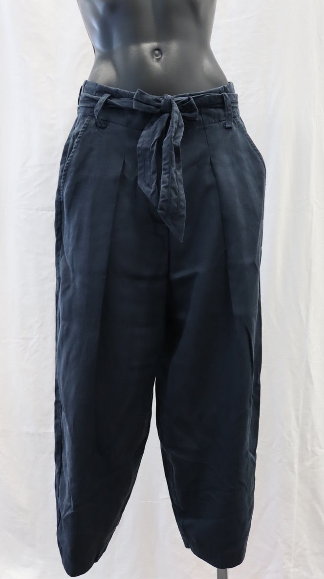 M A X Pants 8