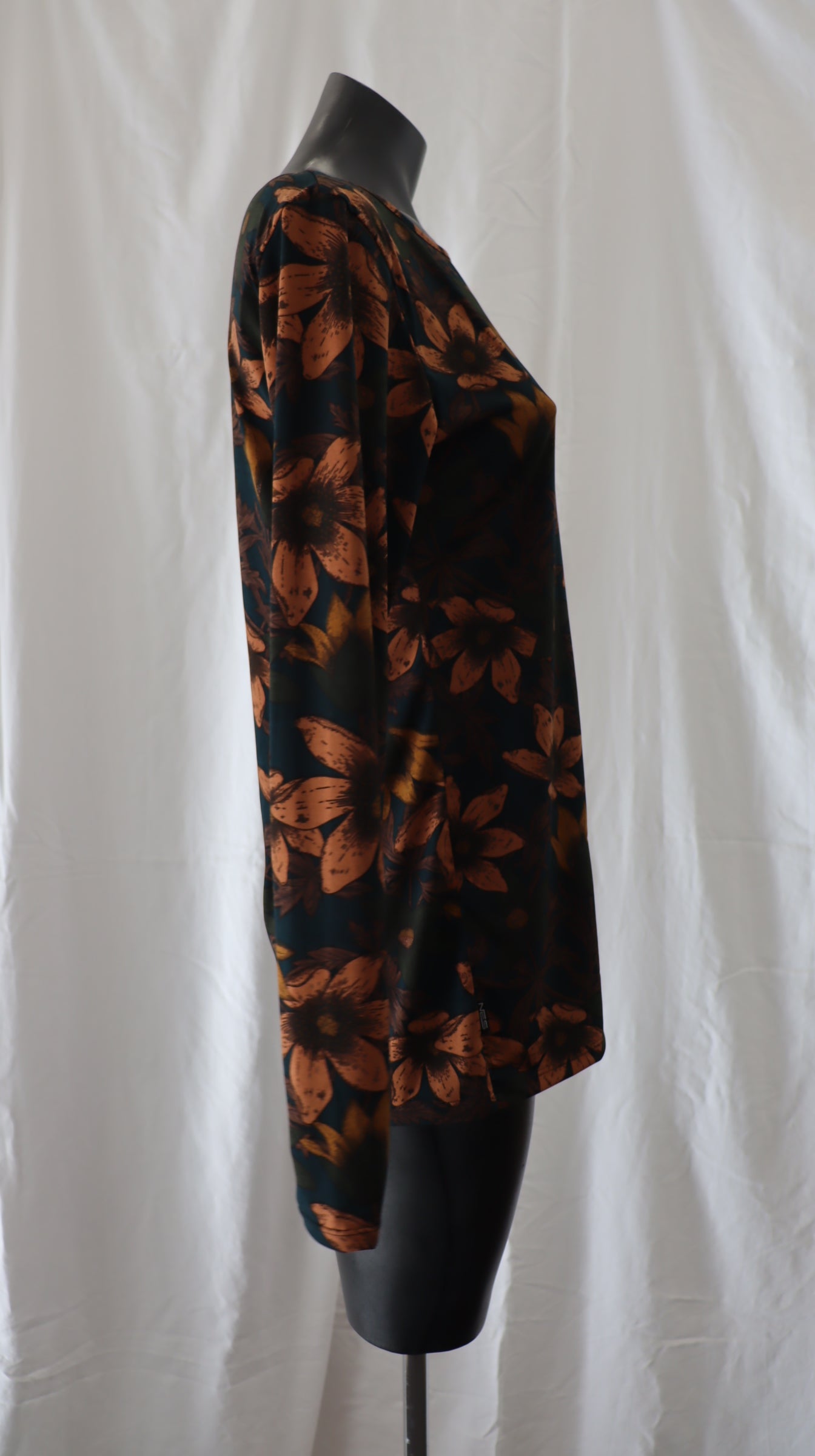 NES Long Sleeve M