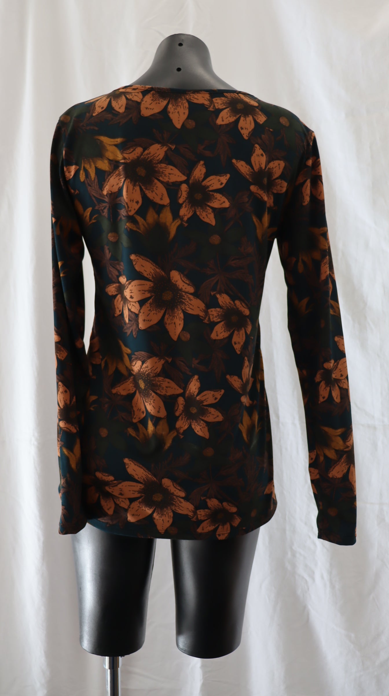 NES Long Sleeve M