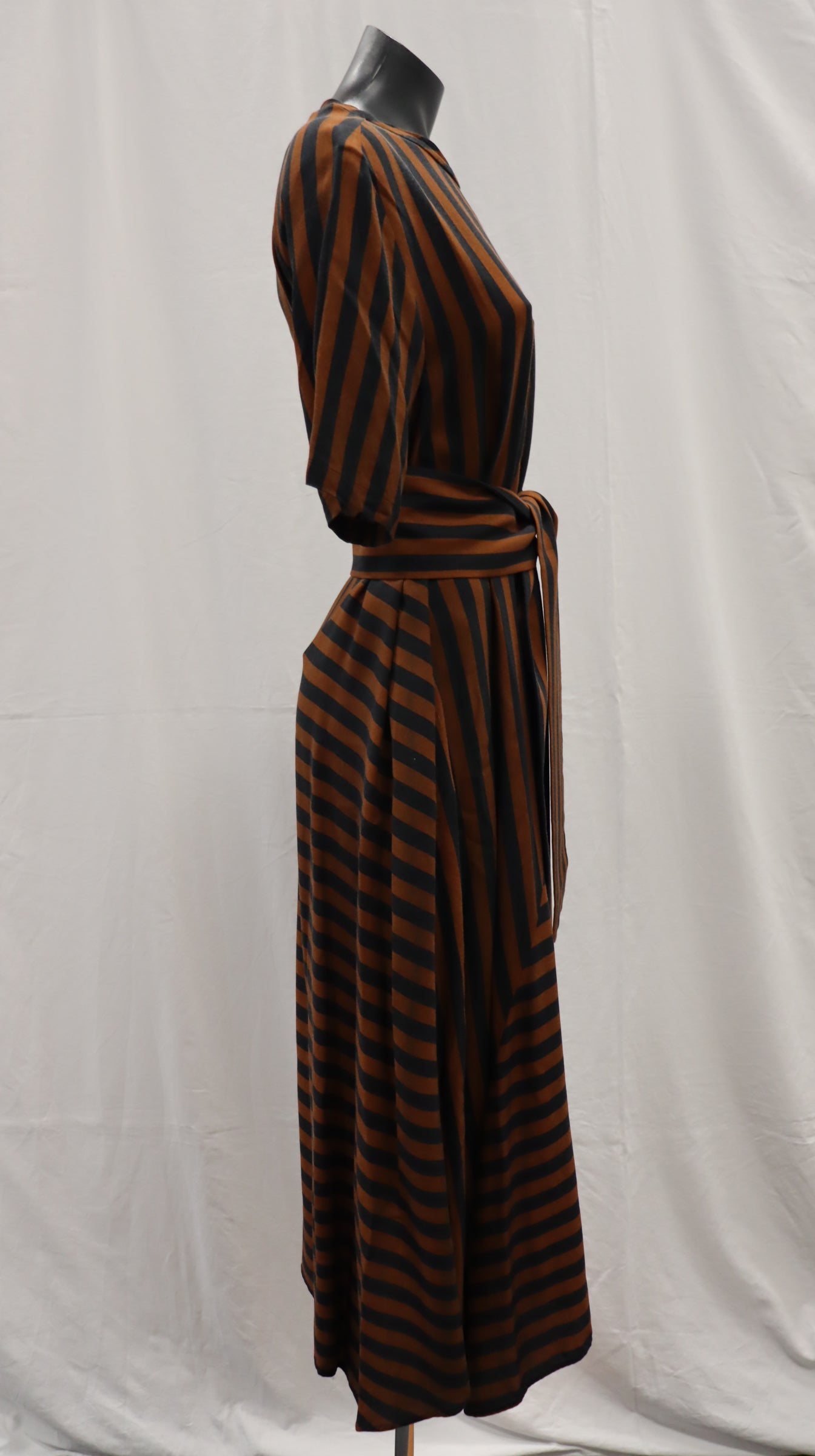 RICOCHET Midi Dress xs