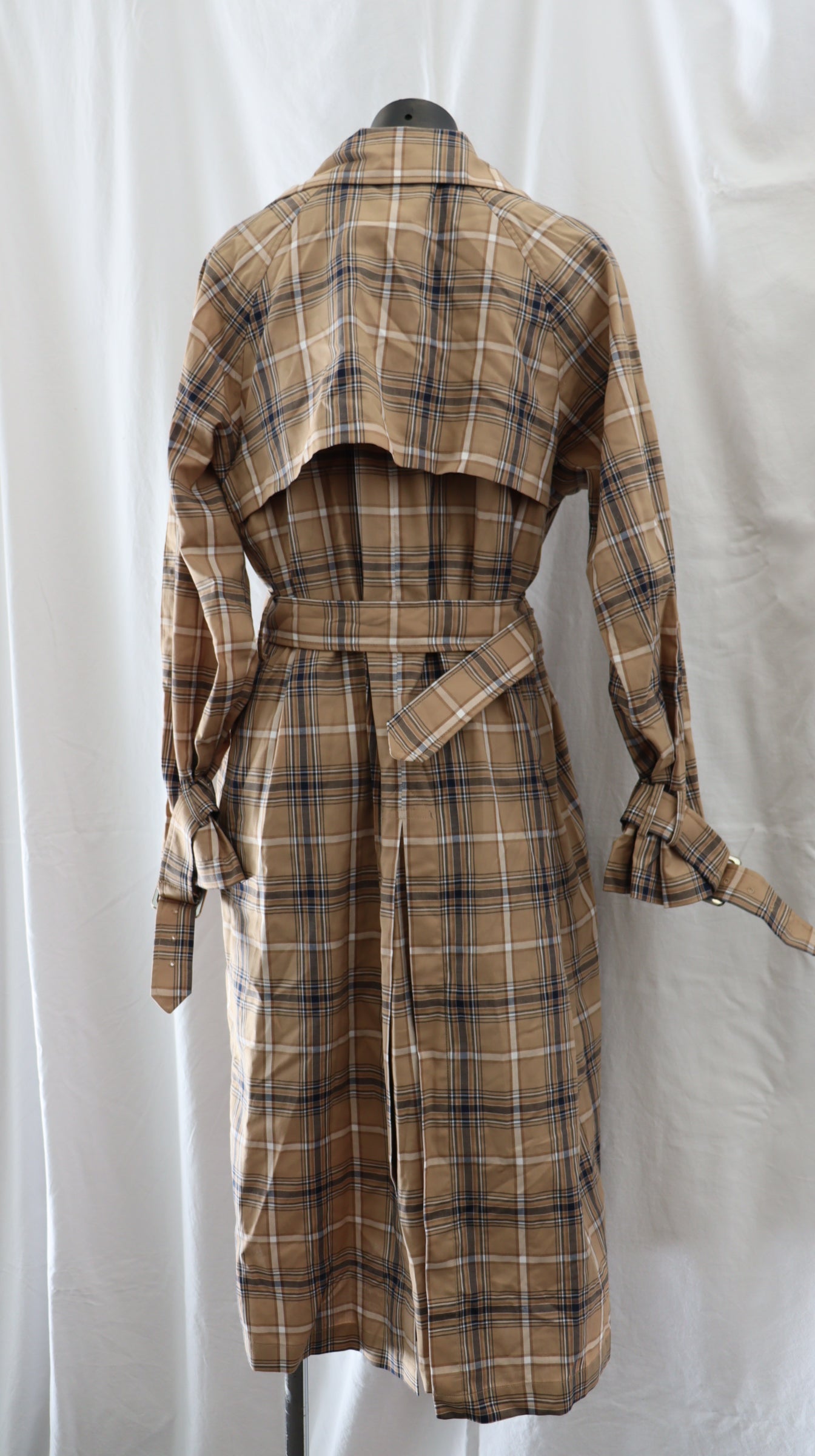 Sills Coat 10