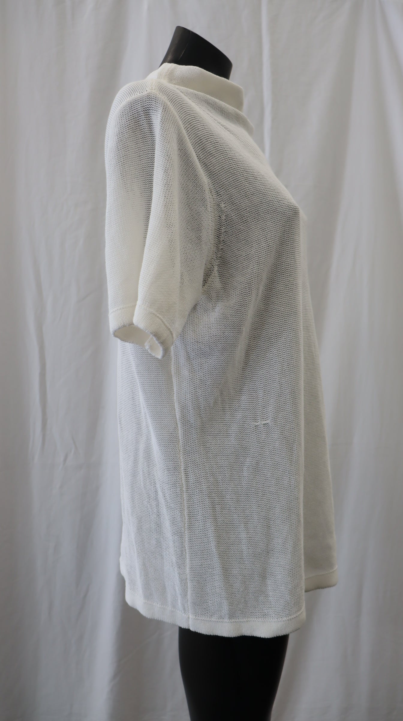 CAROLINE SILLS Top L