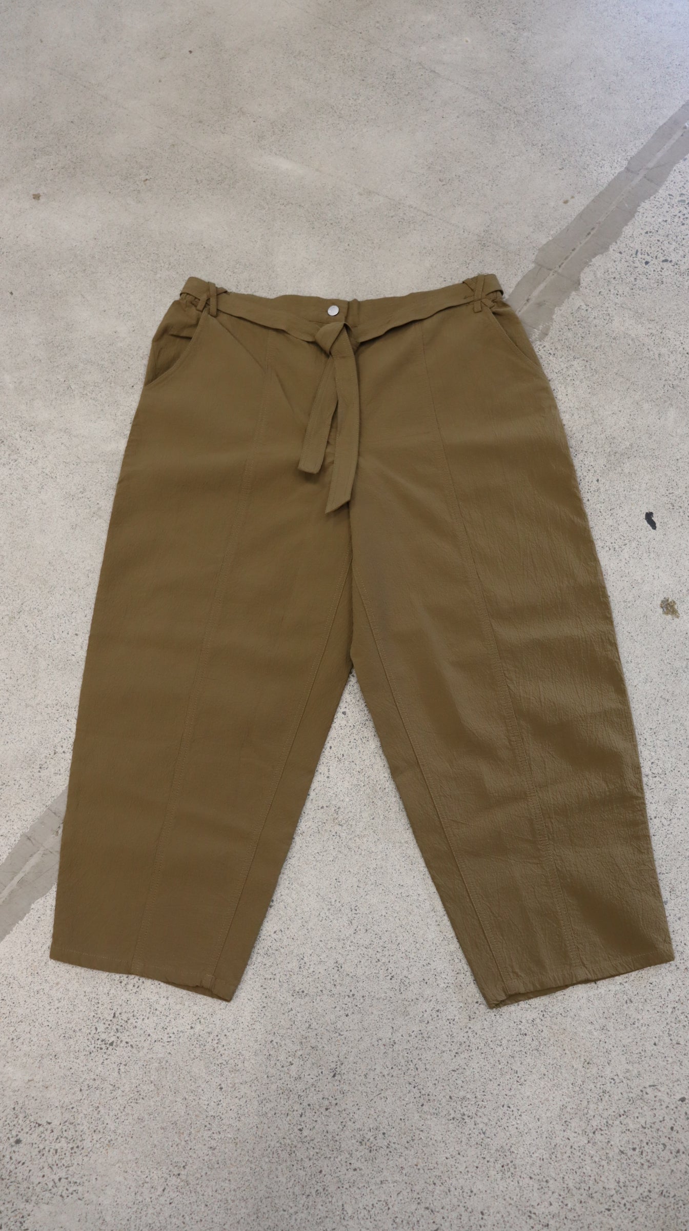 M A X Pants 18