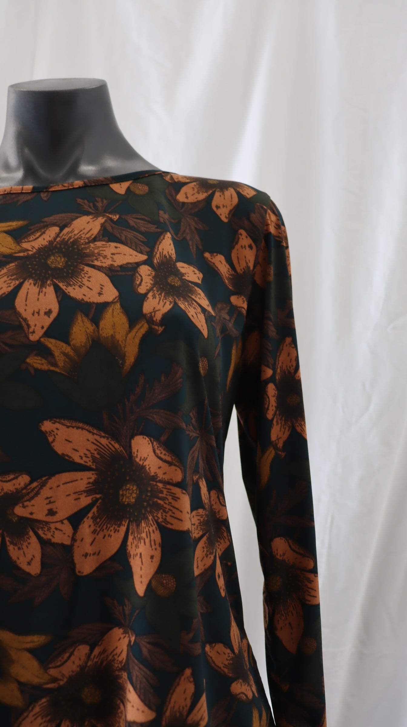 NES Long Sleeve M