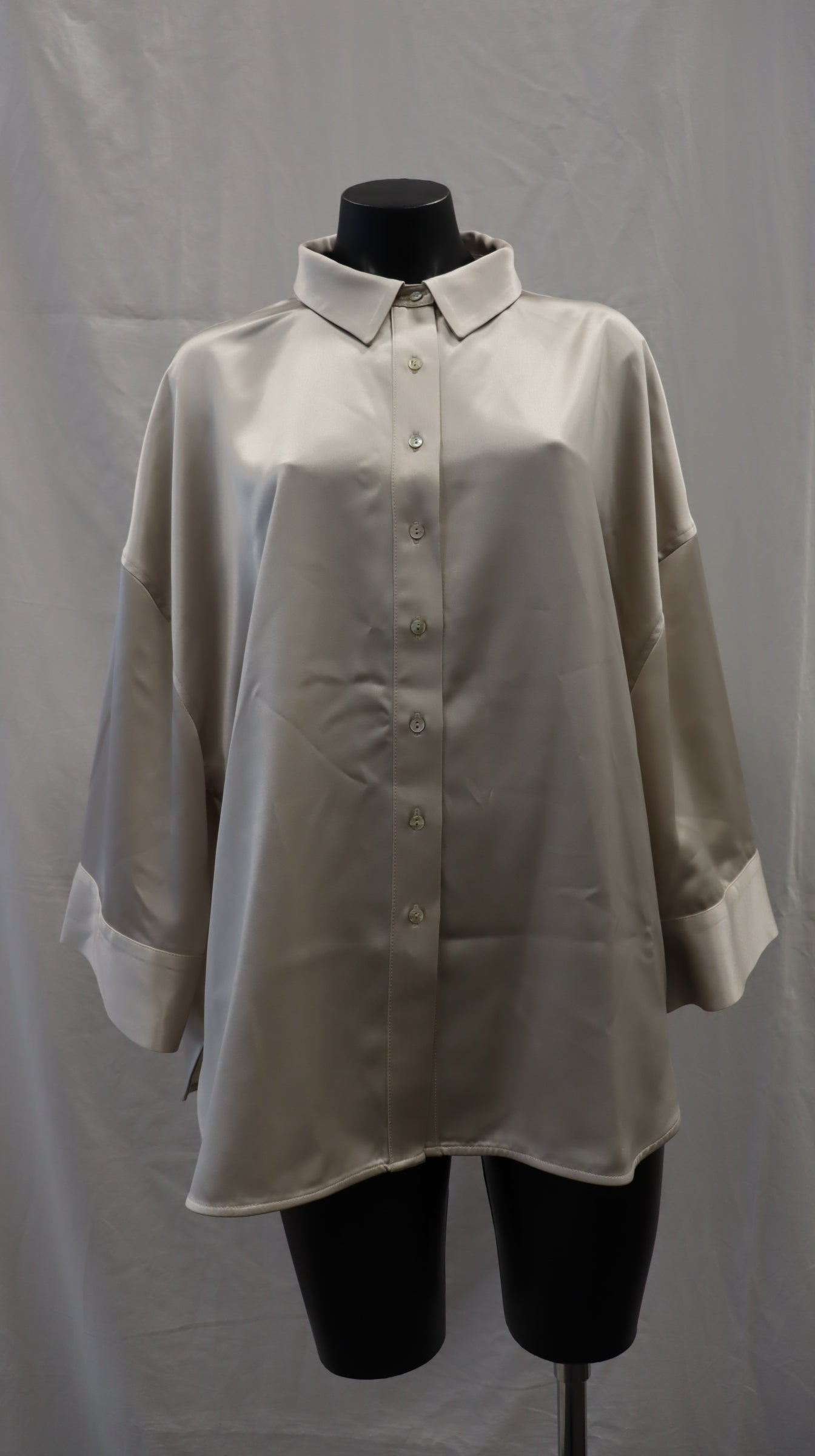 M A X Button Up 14