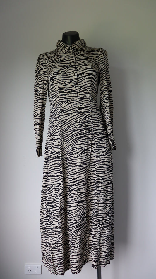 M A X Maxi Dress 8