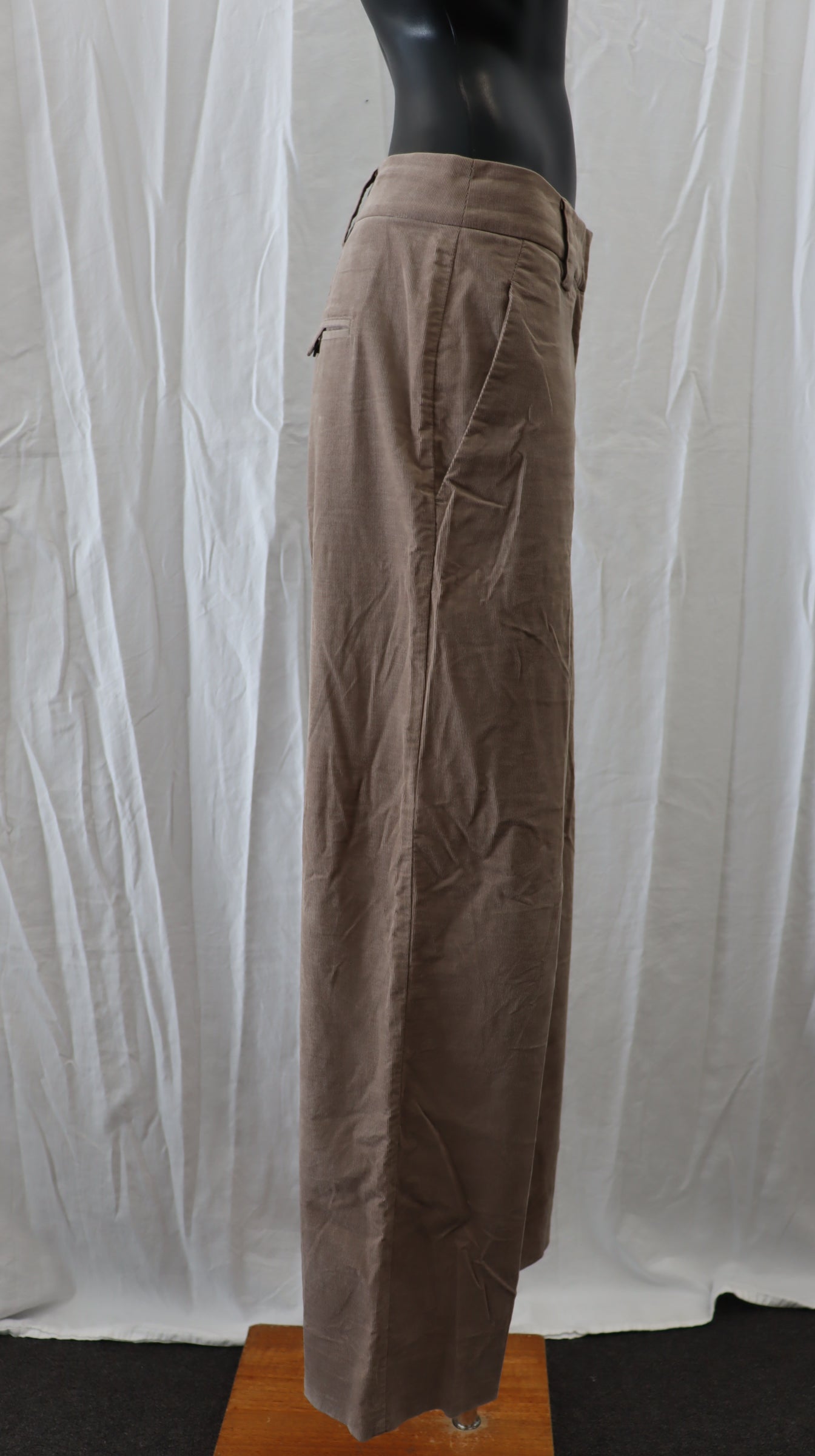 SECOND FEMALE Pants M