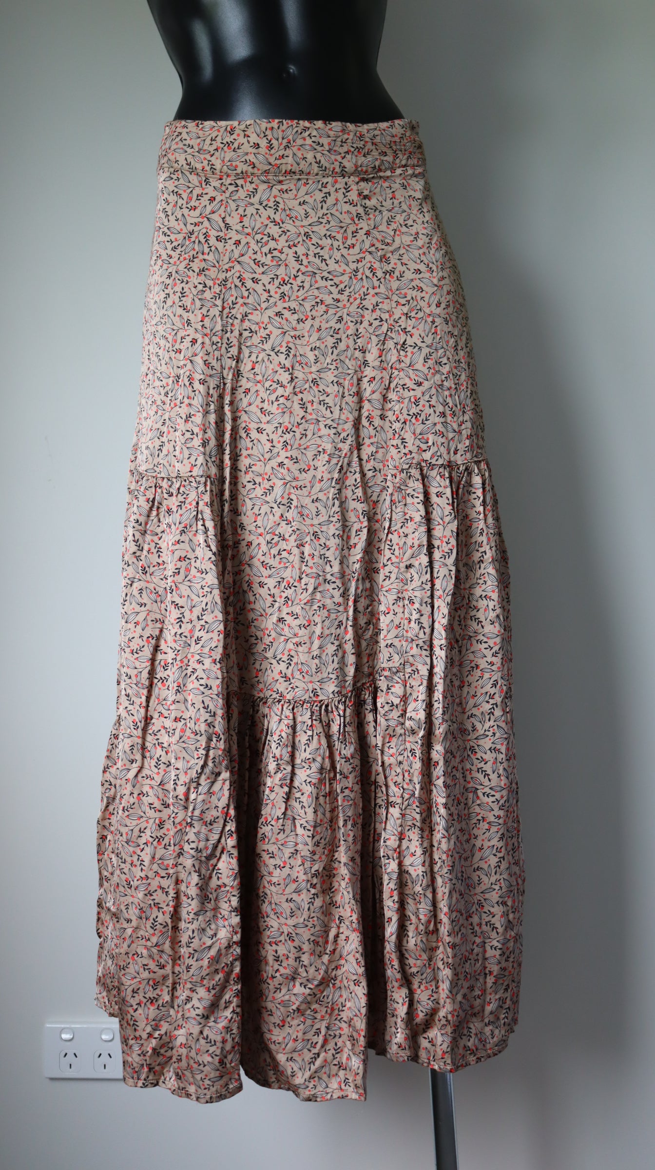 M A X Maxi Skirt 10