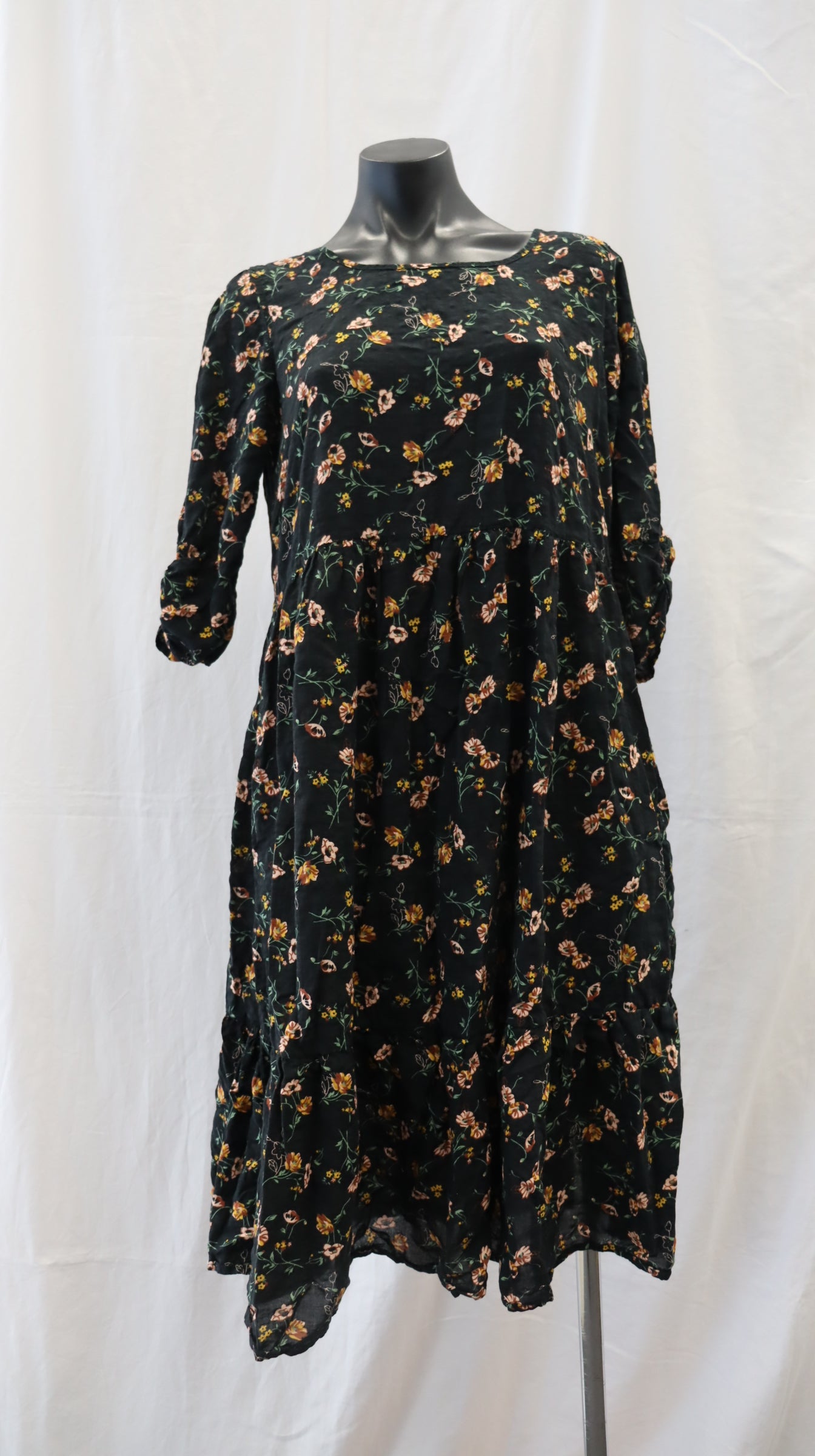 *NO TAG Midi Dress M