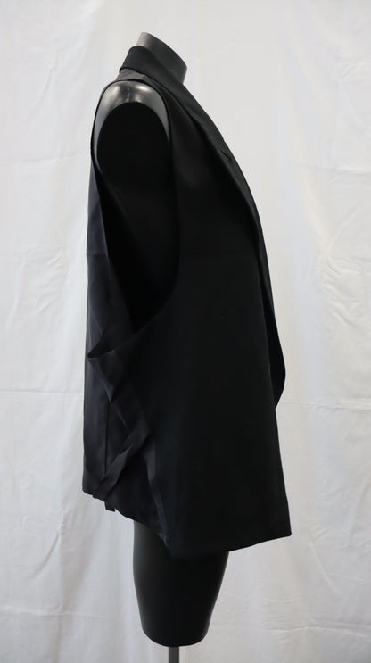 CAROLINE SILLS Vest 16