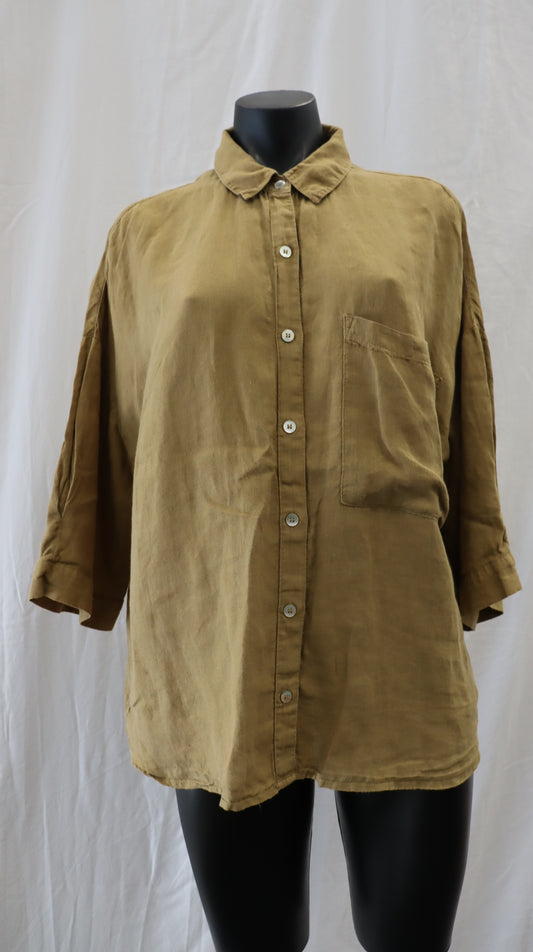 M A X Button Up 12