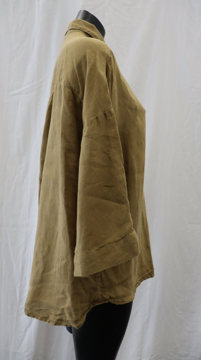 M A X Button Up 12