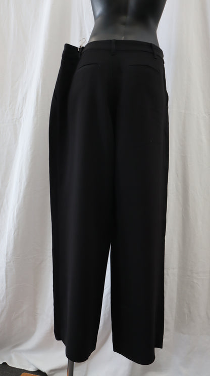 M A X Pants 12