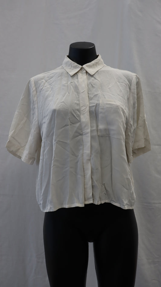 M A X Button Up 10