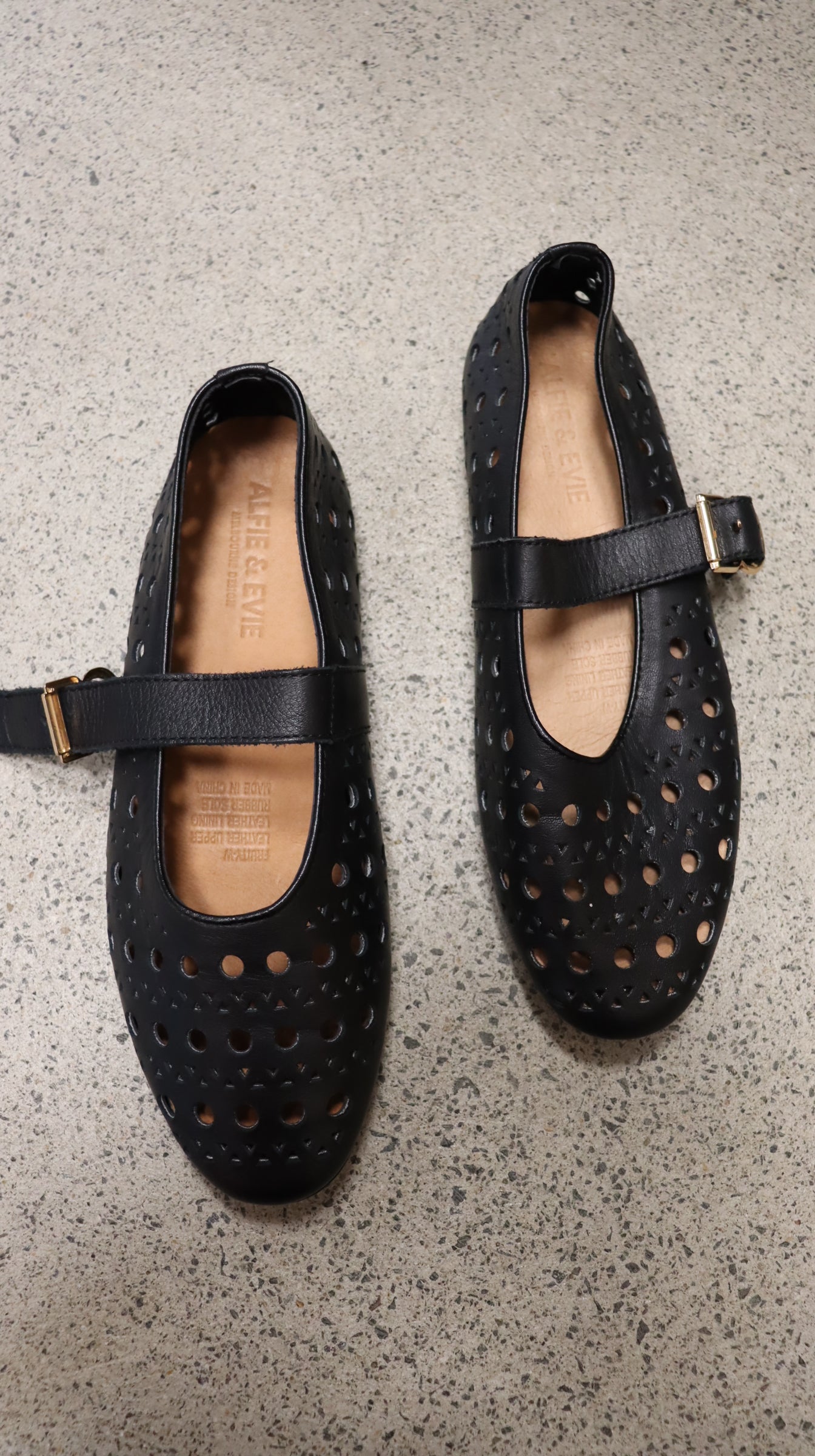 Alfie & Evie Flats 37