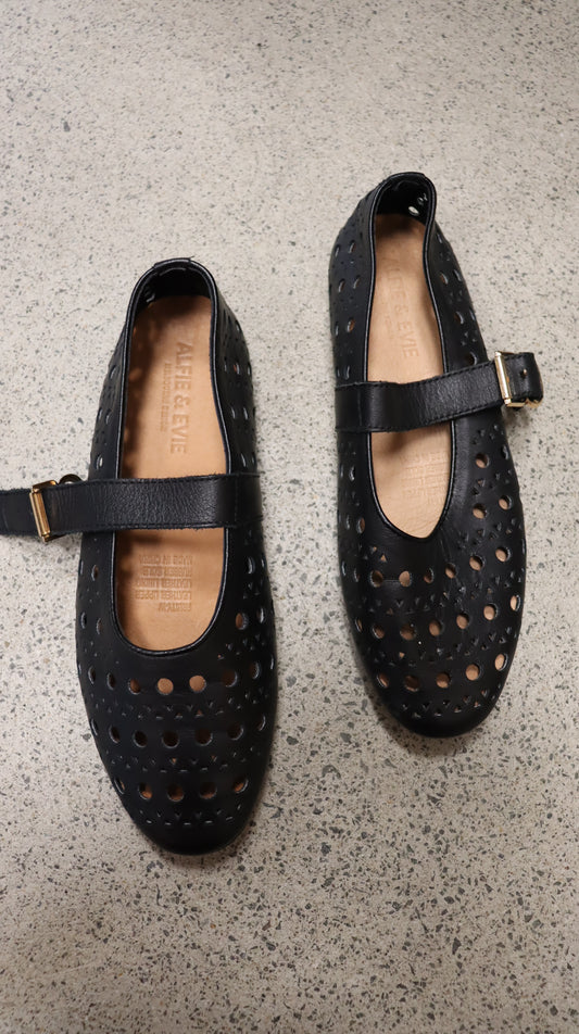 Alfie & Evie Flats 37