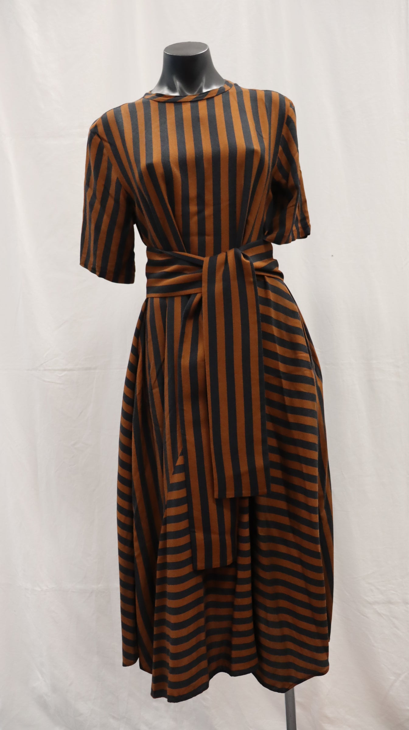 RICOCHET Midi Dress xs