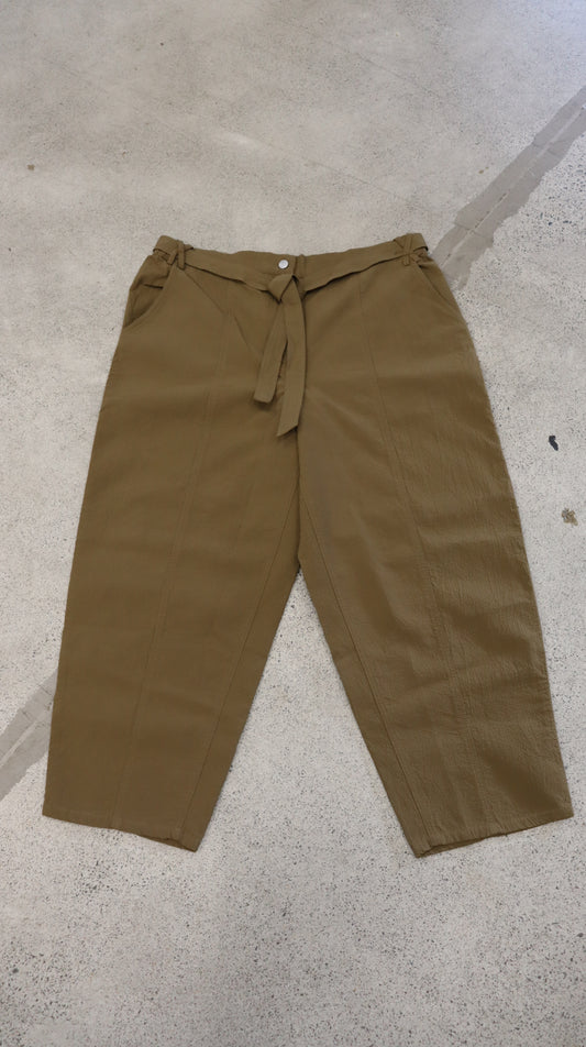 M A X Pants 18