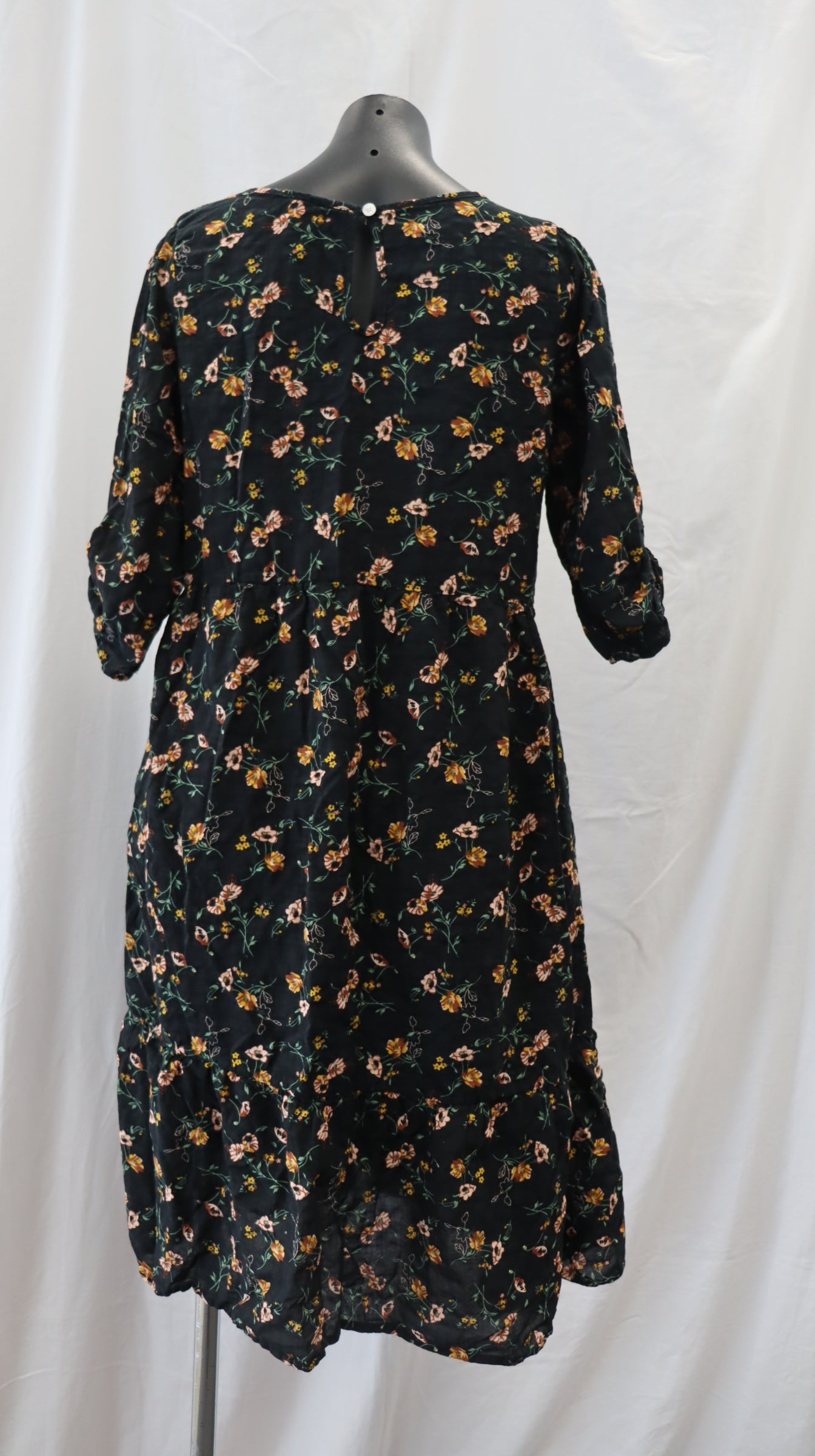 *NO TAG Midi Dress M