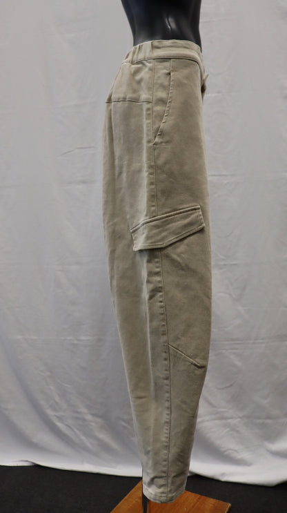 moochi Pants M