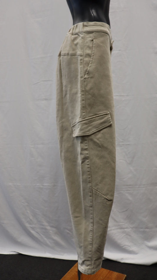 moochi Pants M