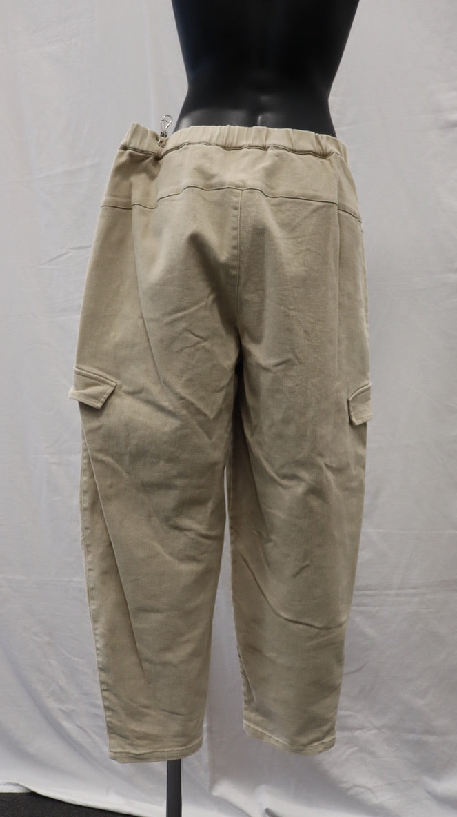 moochi Pants M