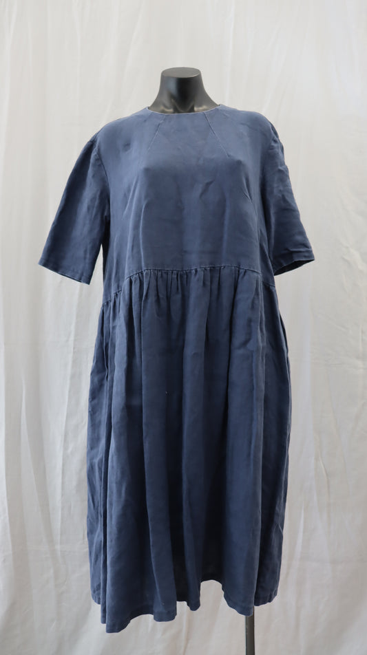 *NO TAG Midi Dress M