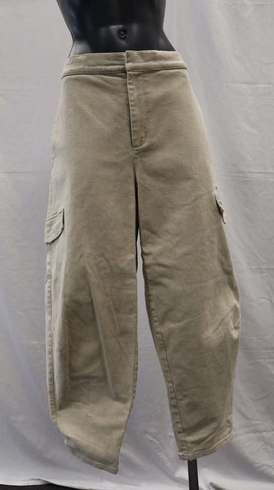 moochi Pants M